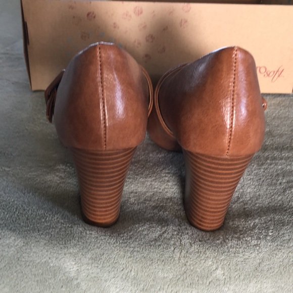 Eüro Soft by Söfft 3.5 inch stacked heel Mary Janes. - Picture 5 of 7